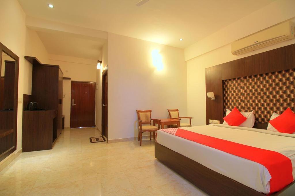 Grand Milestone Hotel Mysore Exterior foto